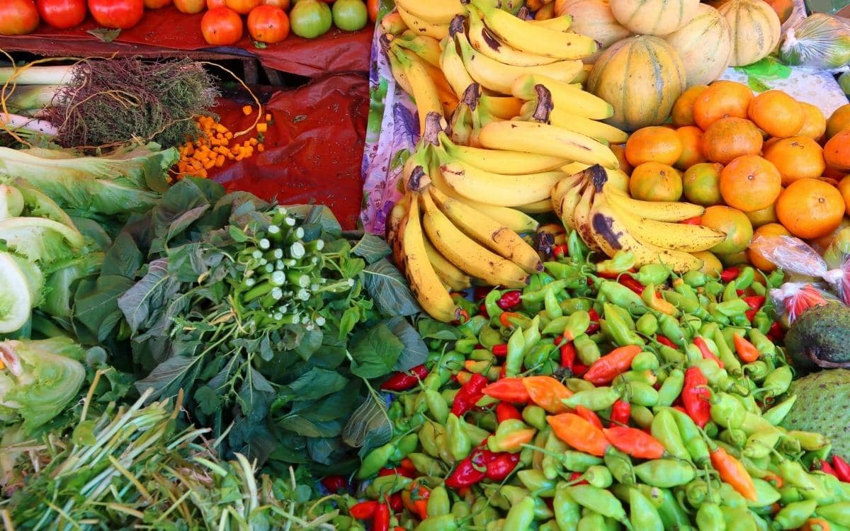 Land und Leute - Gemüse auf karibischem Markt